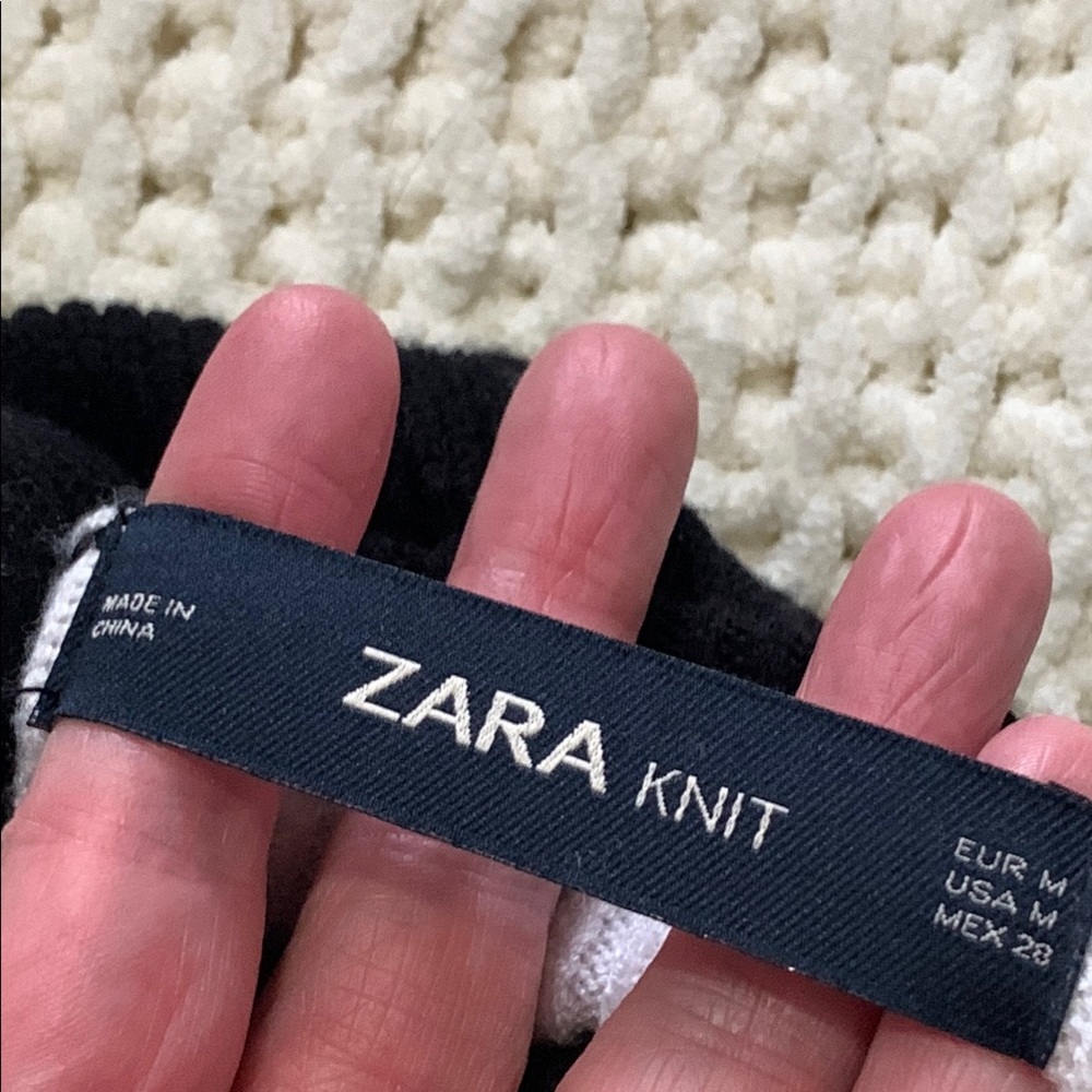 Size M Zara Oversized, Distressed Sweater - Picture 3 of 4